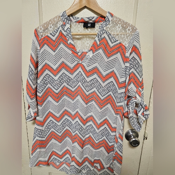 Iz Byer Tops - 105 iZ byer shirt sz xl